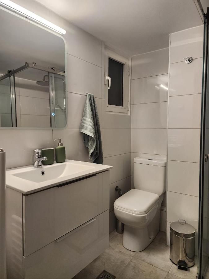 Newly Renovated Apartment 7 Min Walk From Acropolis Atenas Exterior foto