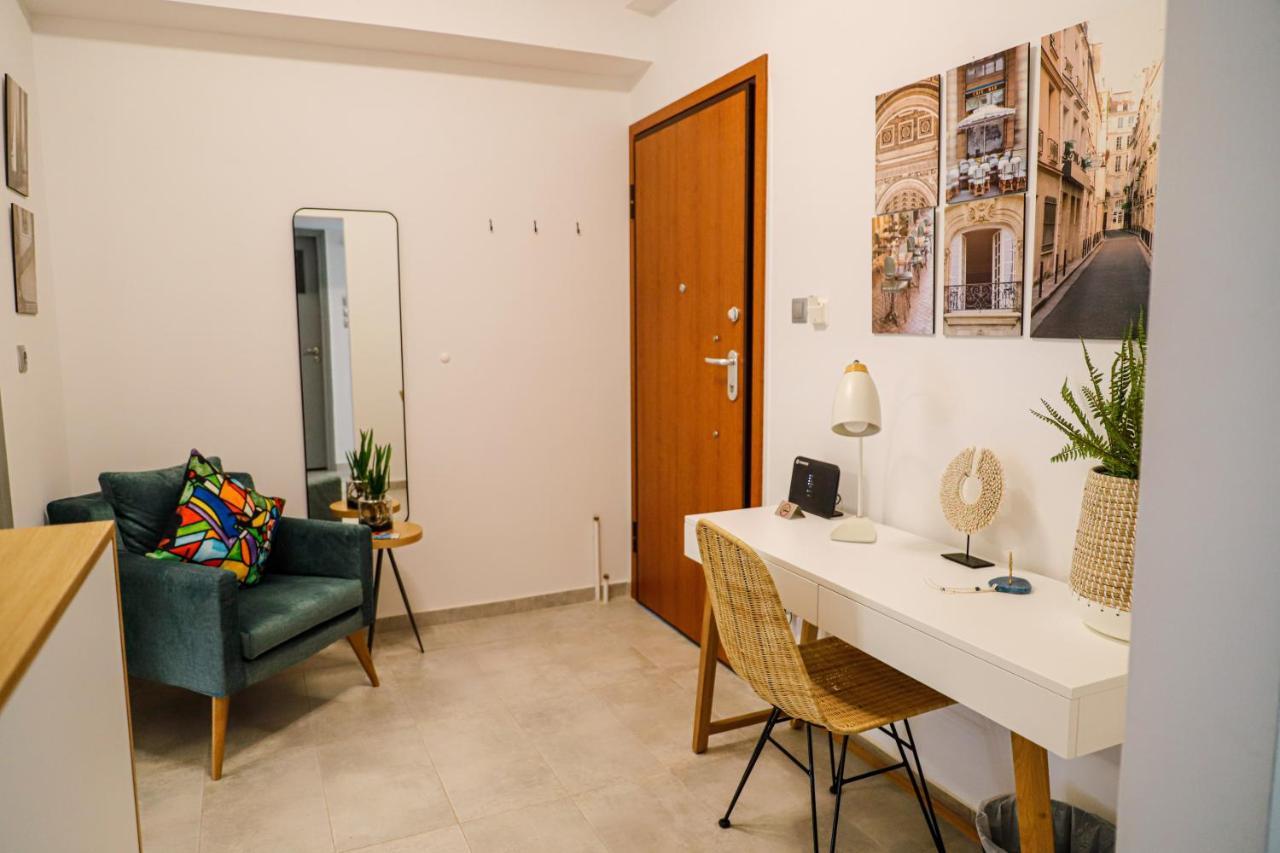 Newly Renovated Apartment 7 Min Walk From Acropolis Atenas Exterior foto