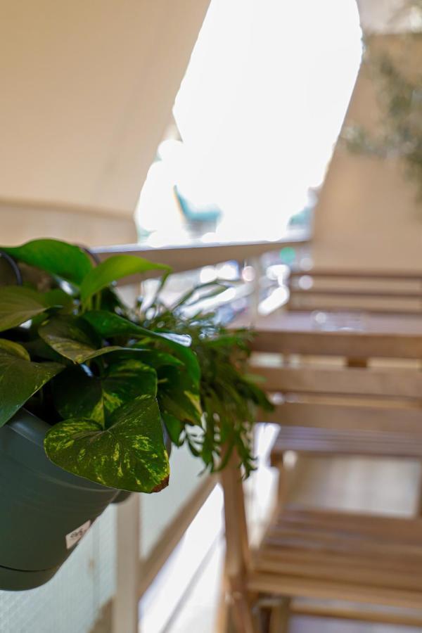 Newly Renovated Apartment 7 Min Walk From Acropolis Atenas Exterior foto