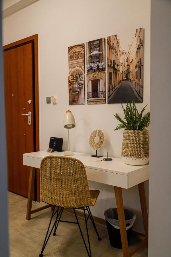Newly Renovated Apartment 7 Min Walk From Acropolis Atenas Exterior foto