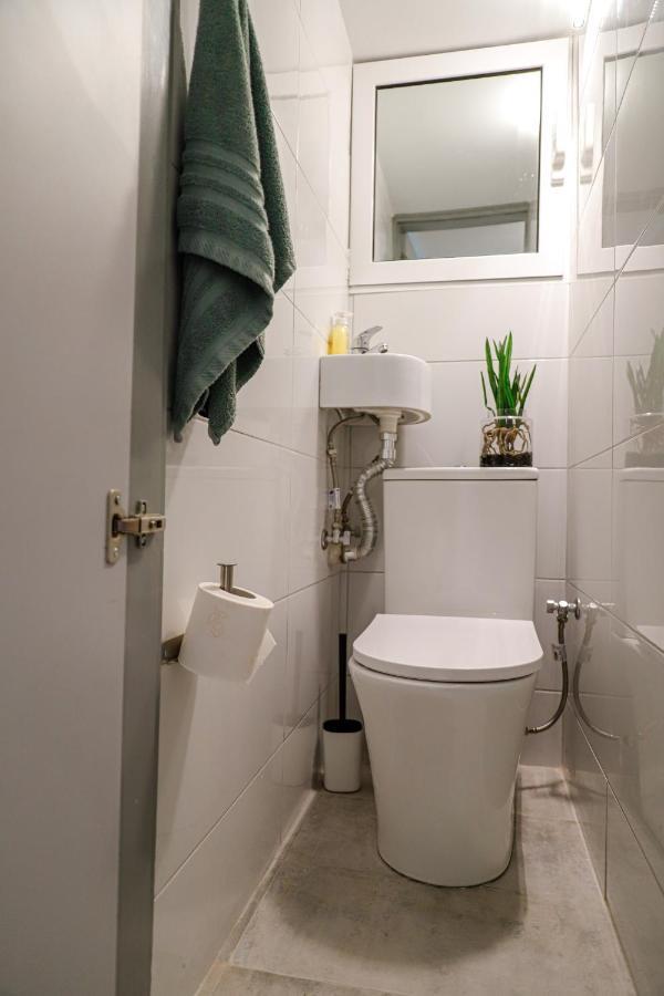 Newly Renovated Apartment 7 Min Walk From Acropolis Atenas Exterior foto