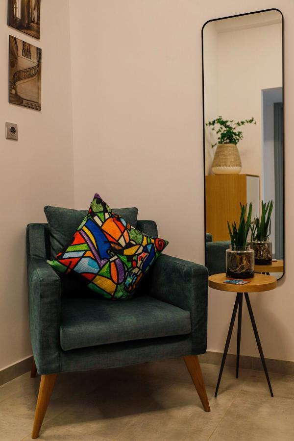 Newly Renovated Apartment 7 Min Walk From Acropolis Atenas Exterior foto