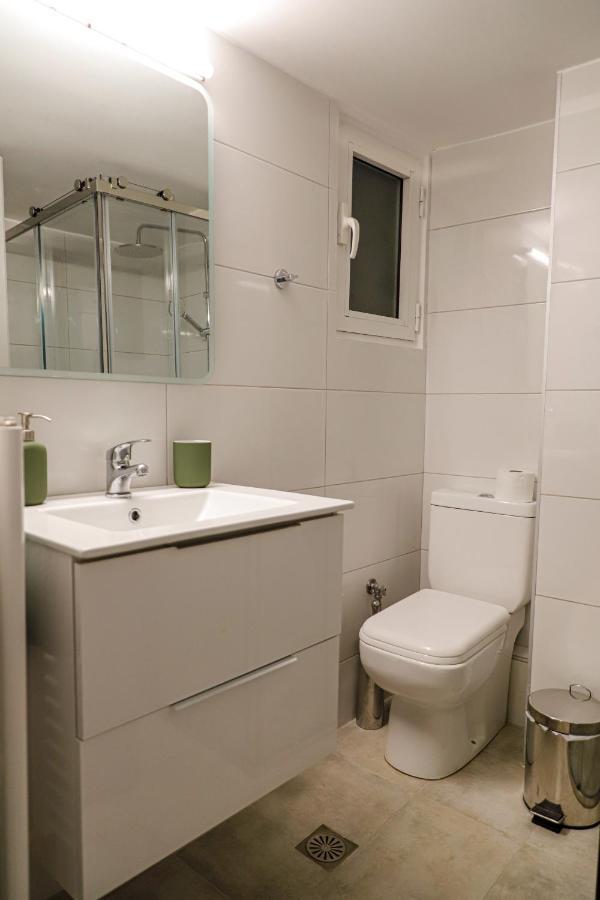 Newly Renovated Apartment 7 Min Walk From Acropolis Atenas Exterior foto