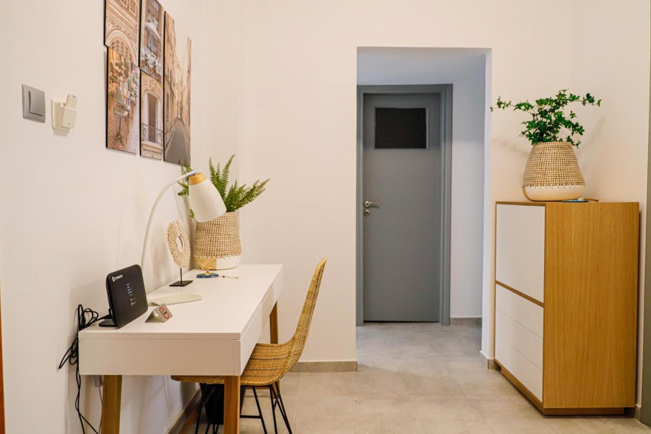 Newly Renovated Apartment 7 Min Walk From Acropolis Atenas Exterior foto